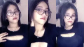 Elya Daun Masih Muda Kacamata Idaman Banget